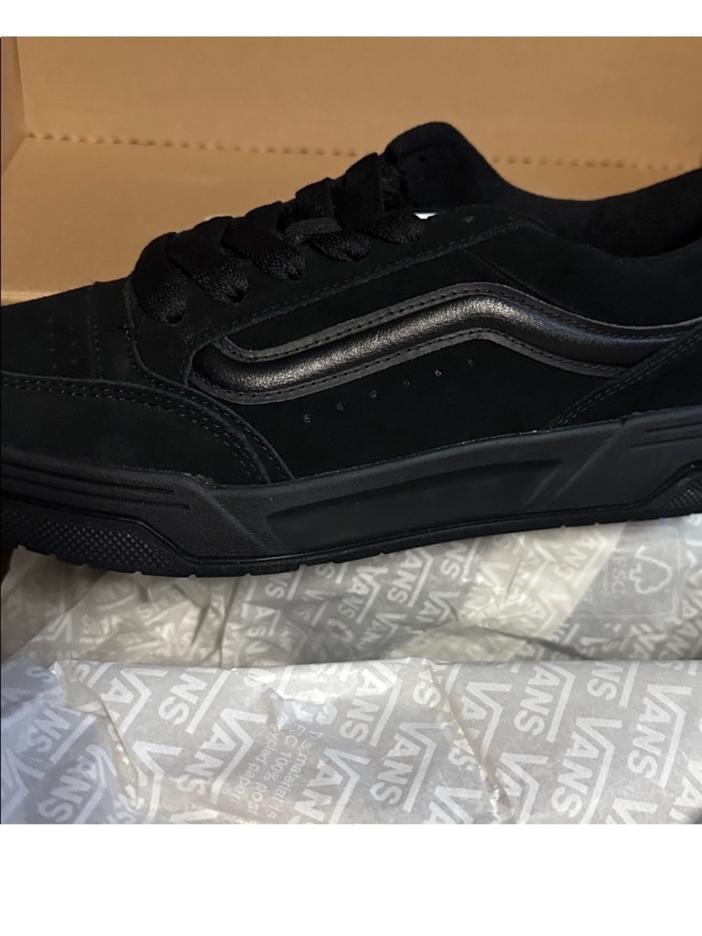 Vans - Picture 3 of 8
